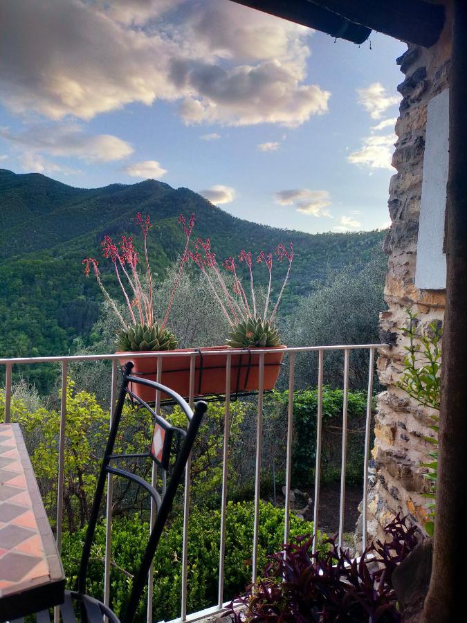 Casa Vacanze Sole Borghetto d'Arroscia ภายนอก รูปภาพ